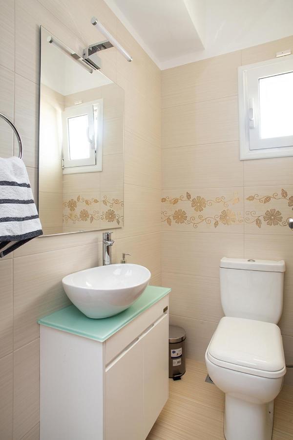 Σπίτι Με Θέα Villa Kalivia Thorikou Exteriör bild
