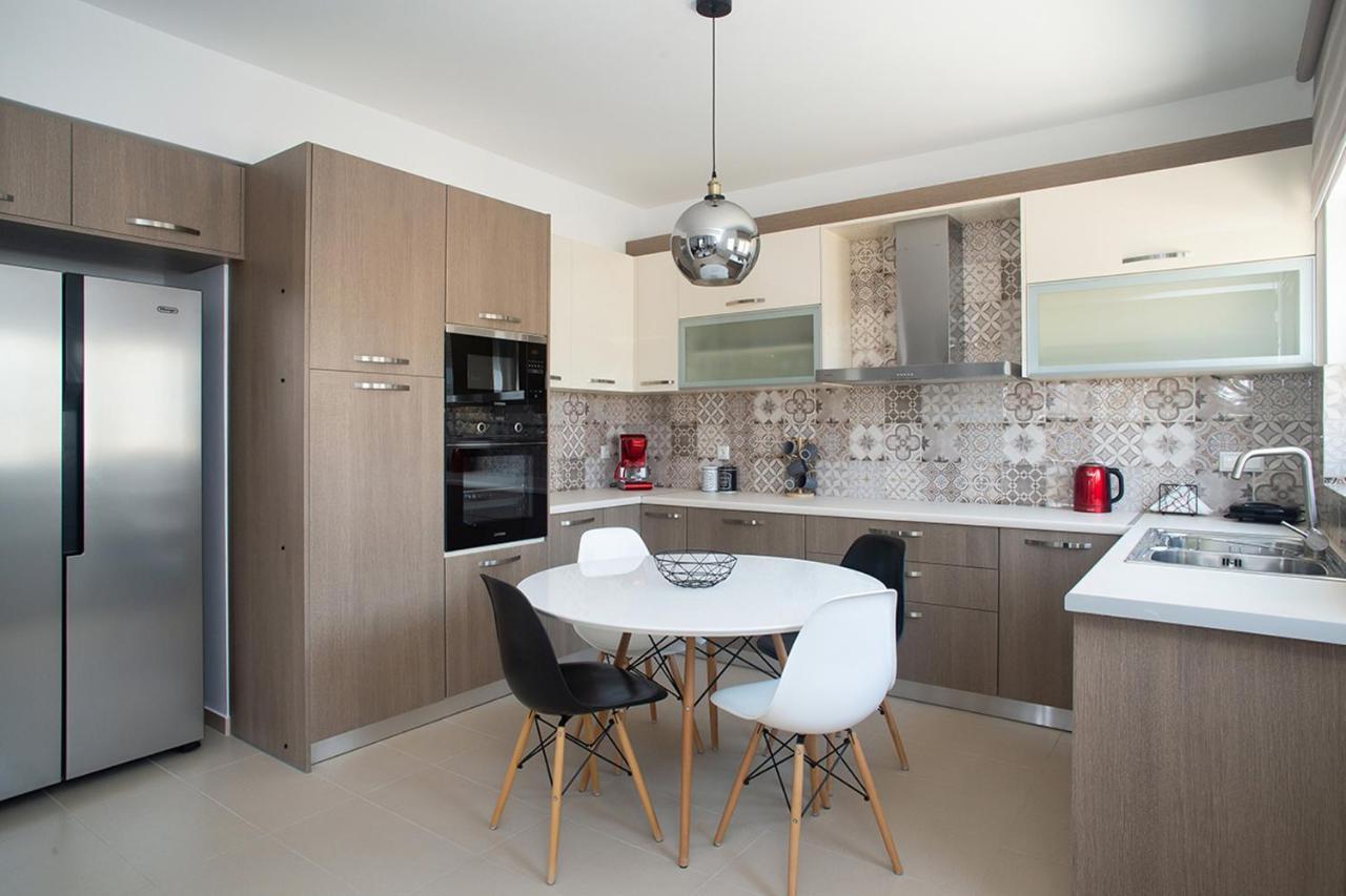 Σπίτι Με Θέα Villa Kalivia Thorikou Exteriör bild